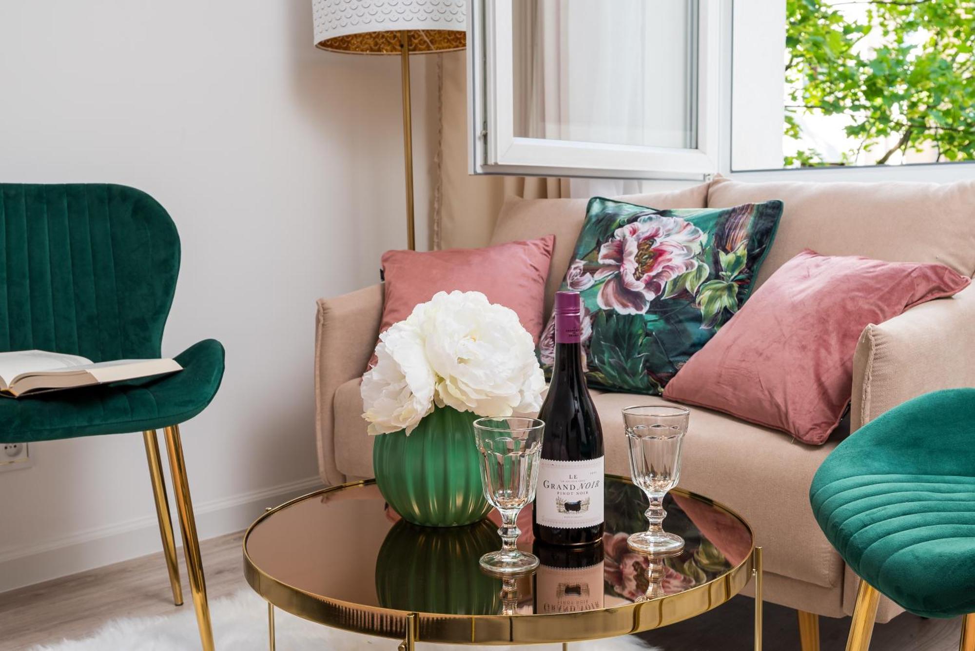 Lovely Downtown Studio At Most Lively Hoza Street, Discover Warsaw On Foot 외부 사진
