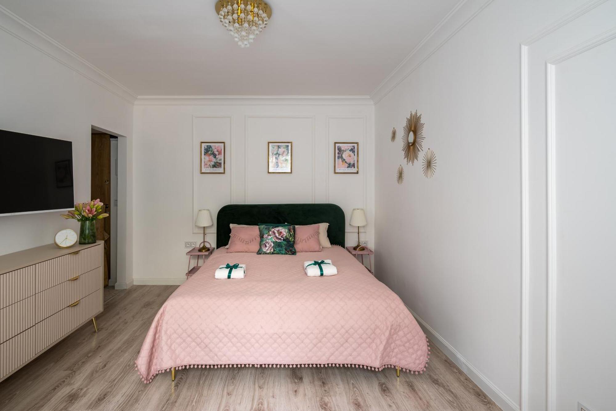 Lovely Downtown Studio At Most Lively Hoza Street, Discover Warsaw On Foot 외부 사진